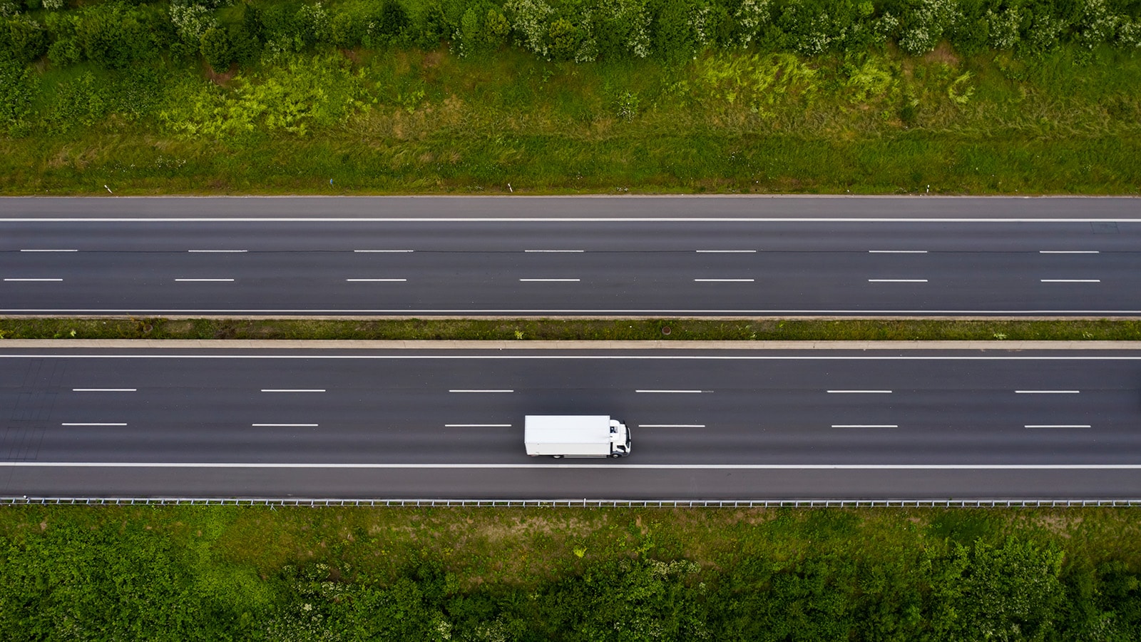 Cuantificación de las inversiones para mejorar la red de autopistas europeas y la evaluación de su impacto socioeconómico